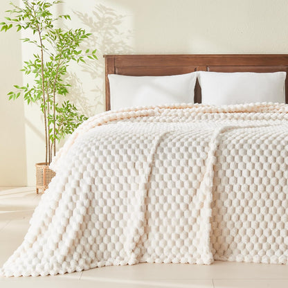 NEWCOSPLAY Super Soft King Blanket Ivory Premium Silky Flannel Fleece 3D Clouds Stylish Jacquard