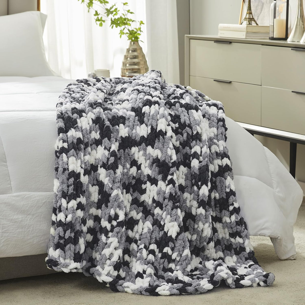 Amélie Home Chunky Knit Throw Blanket for Couch, Soft Chenille Crochet Blanket for Sofa, 50"x60"