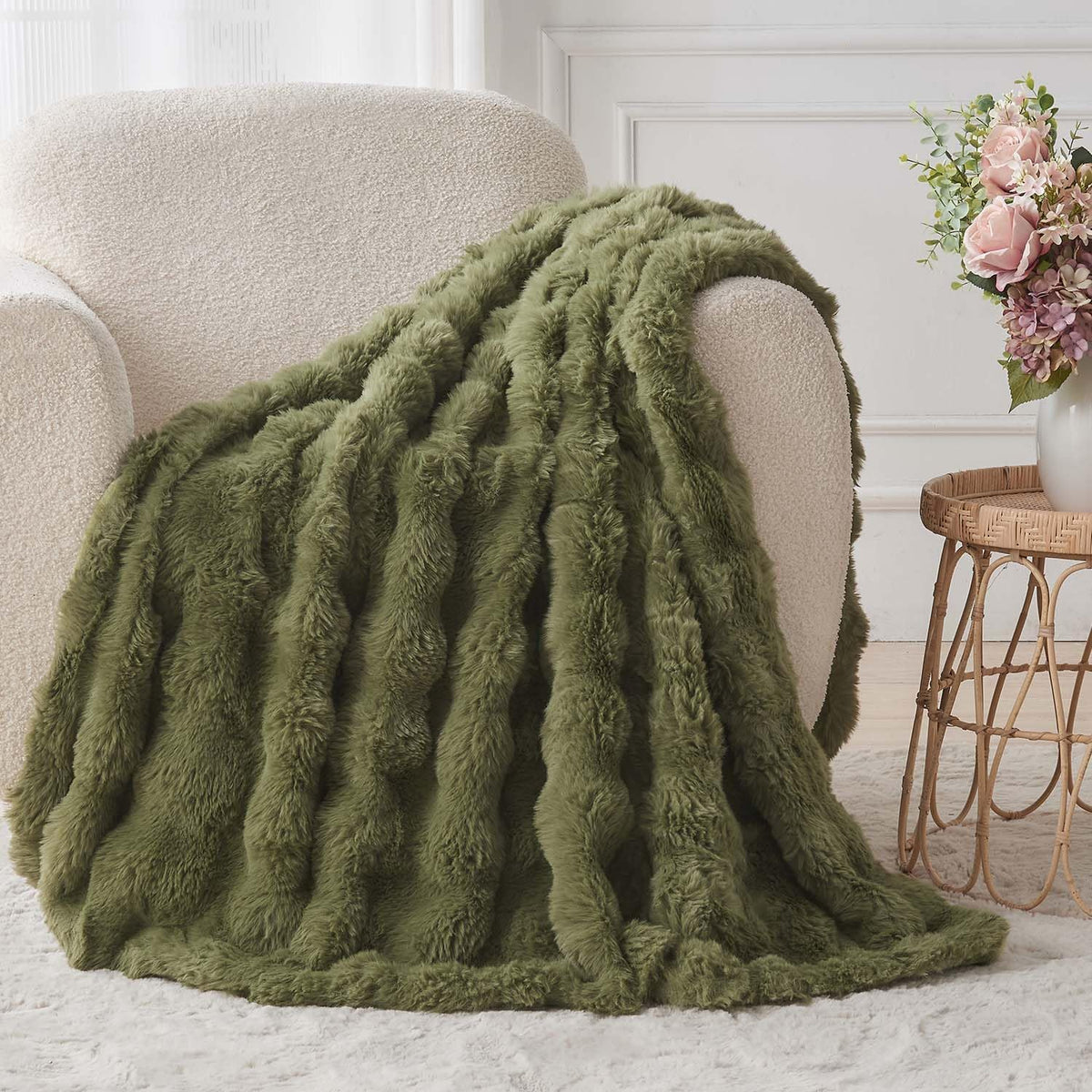 Lotus Karen Faux Fur Throw Blanket Dark Green - 800 GSM Bubble Rabbit Fluff Blanket for Couch Bed