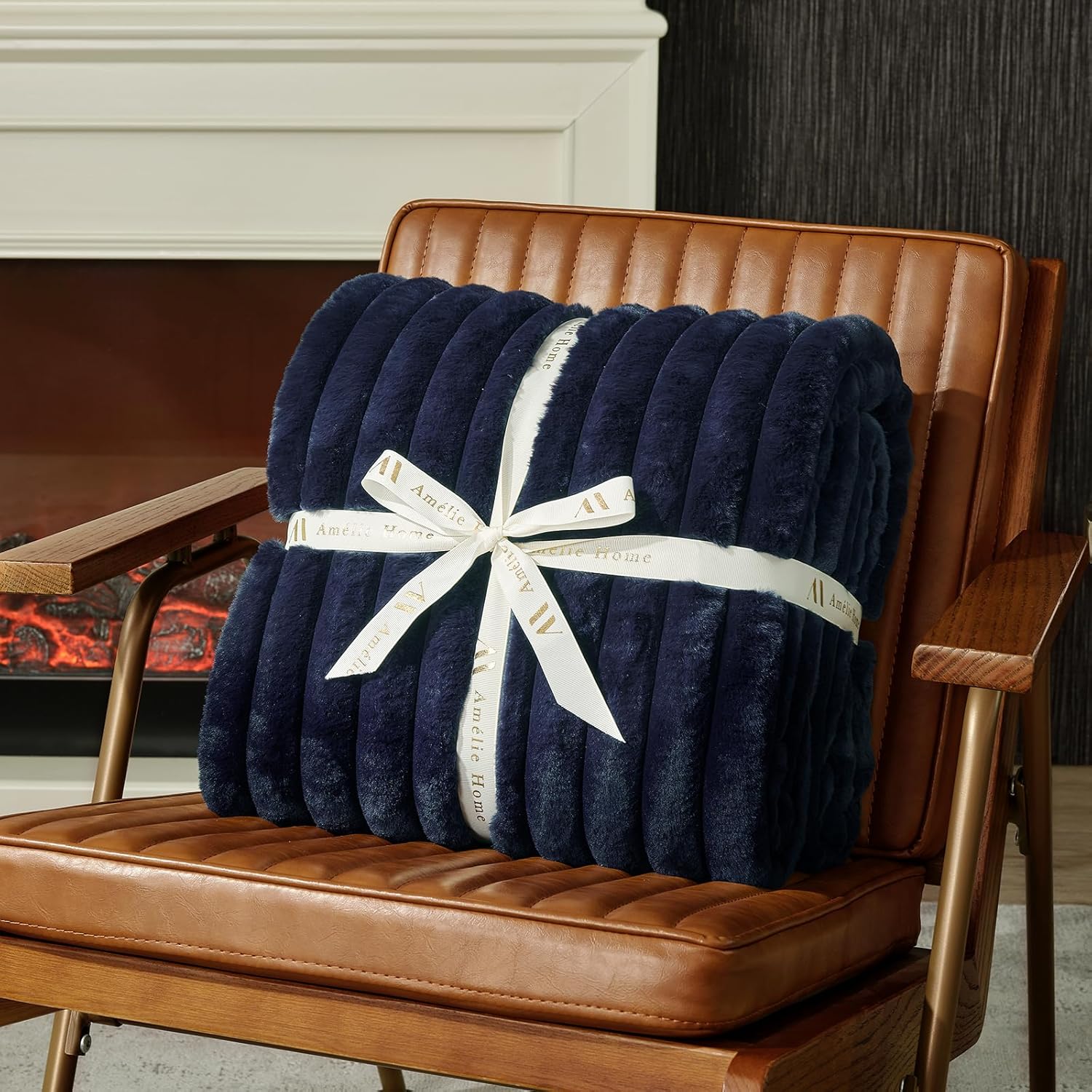 Amélie Home Faux Fur Throw Blanket for Couch, Cozy Fuzzy Fluffy Fur Luxurious Soft Striped Plush