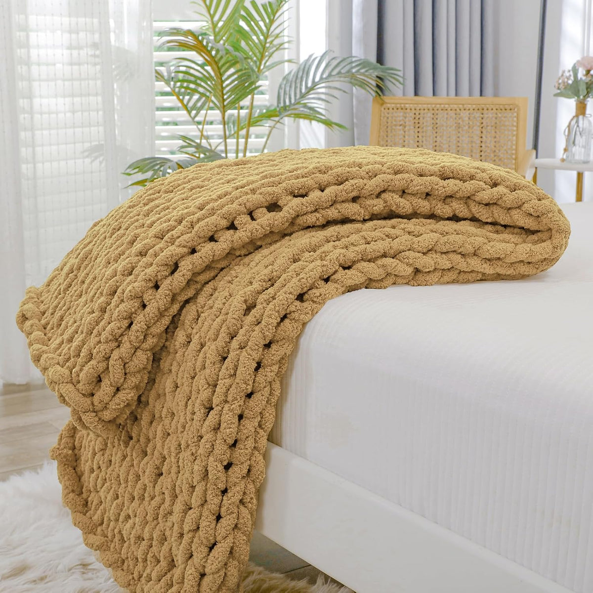 Bigacogo Chunky Knit Throw Blanket for Couch, 40x40 inches, 100% Hand Knitted with Thick Jumbo