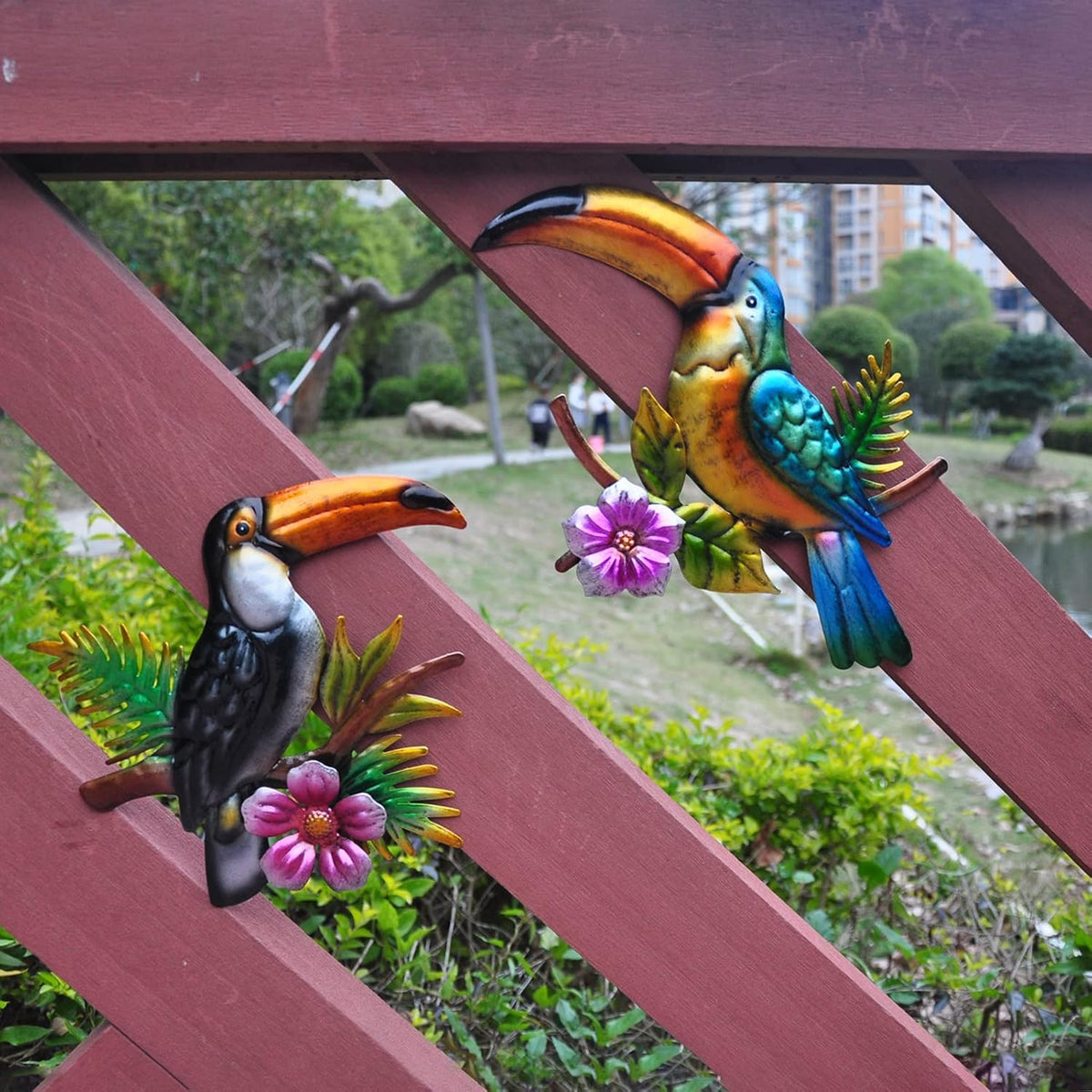 Metal Bird Wall Decor Toucan Tropical Outdoor Wall Art Suitable for Indoor and Outdoor Garden Fence