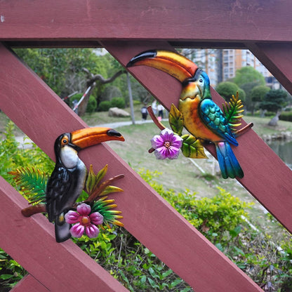 Metal Bird Wall Decor Toucan Tropical Outdoor Wall Art Suitable for Indoor and Outdoor Garden Fence