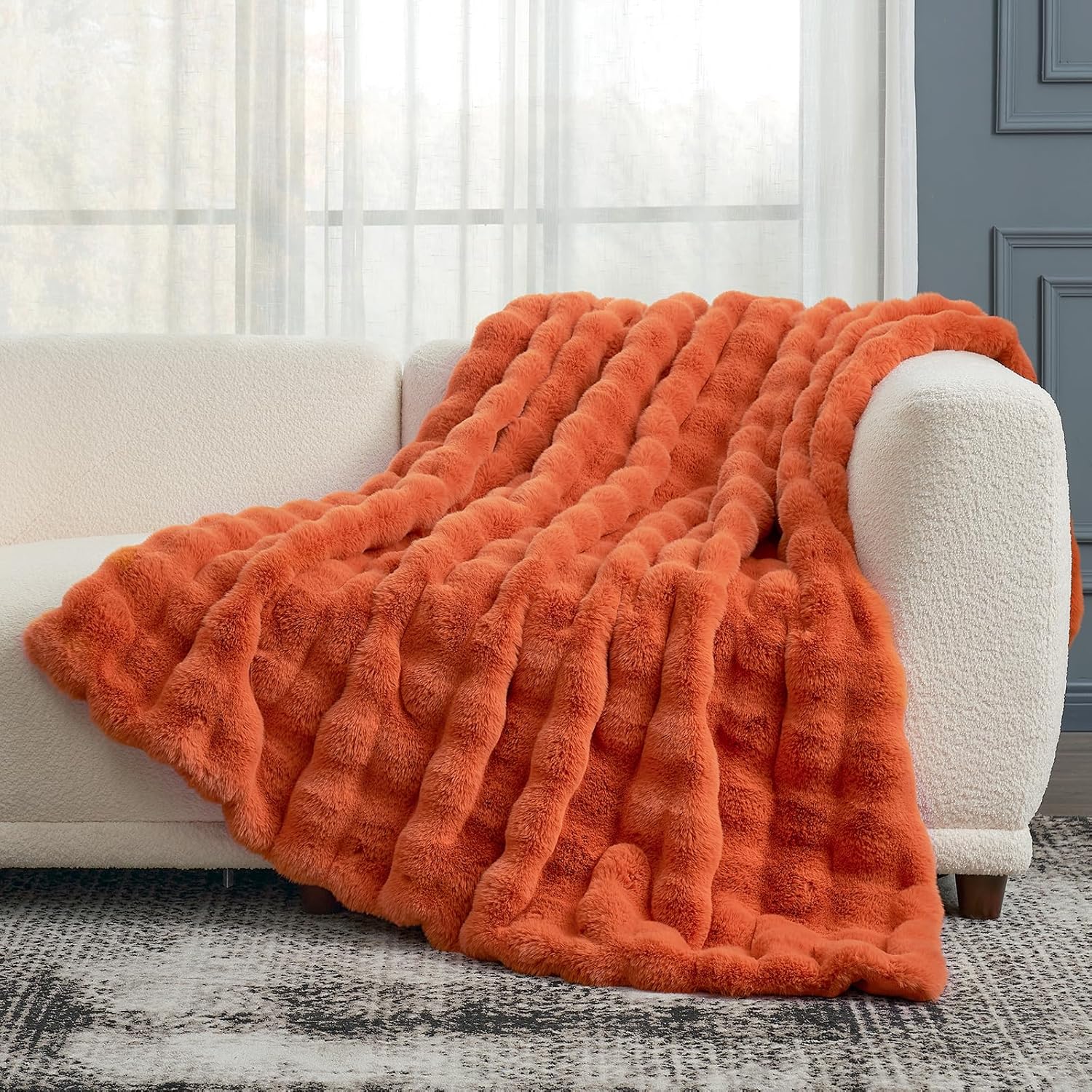 Cozy Bliss Faux Fur Throw Blanket for Couch, Fuzzy Soft Plush Thick Bubble Blanket for Sofa Bedroom