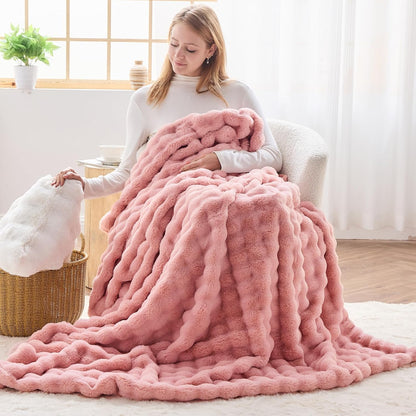 NEWCOSPLAY Faux Fur Throw Blanket Pink Bubble Blanket Thick Warm Soft for Couch Sofa Bed 550GSM