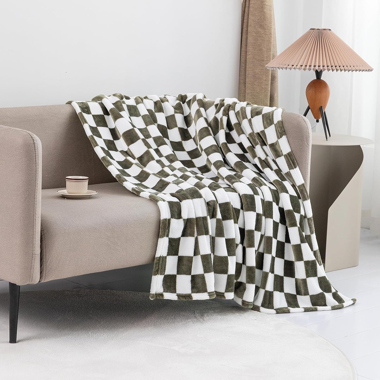 LOMAO Throw Blankets Flannel Blanket with Checkerboard Grid Pattern Soft Throw Blanket for Couch