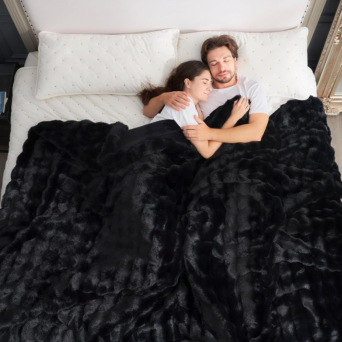 Cozy Bliss Faux Fur Throw Blanket for Couch, Fuzzy Soft Plush Thick Bubble Blanket for Sofa Bedroom