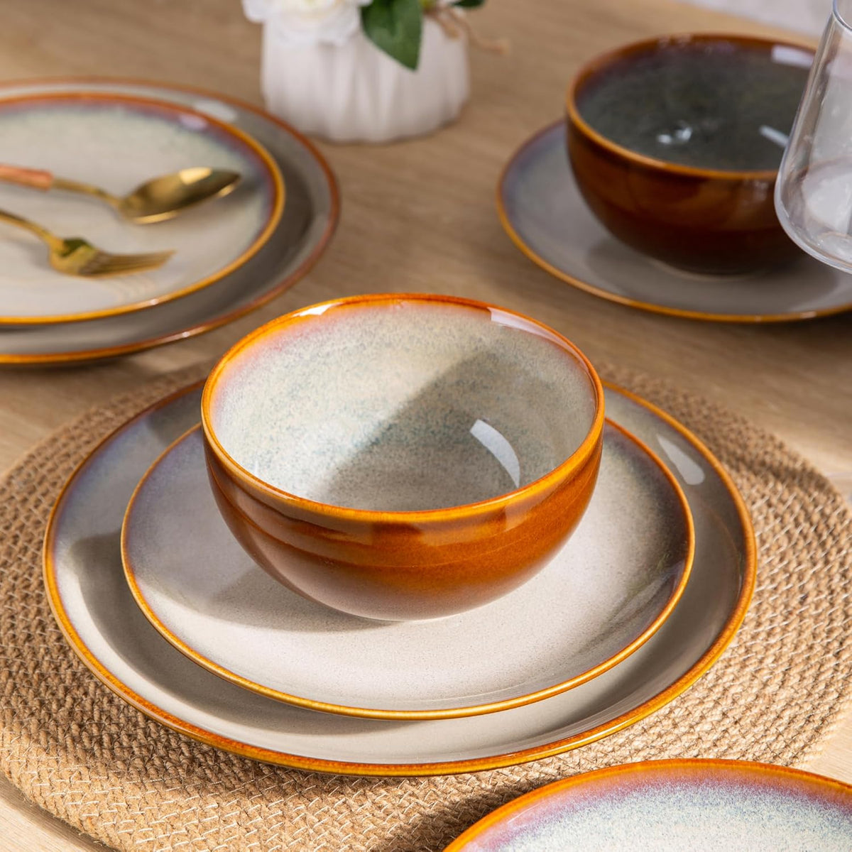 LERATIO Ceramic Dinnerware Sets for 8,Stoneware Plates and Bowls Sets,Handmade Reactive Glaze