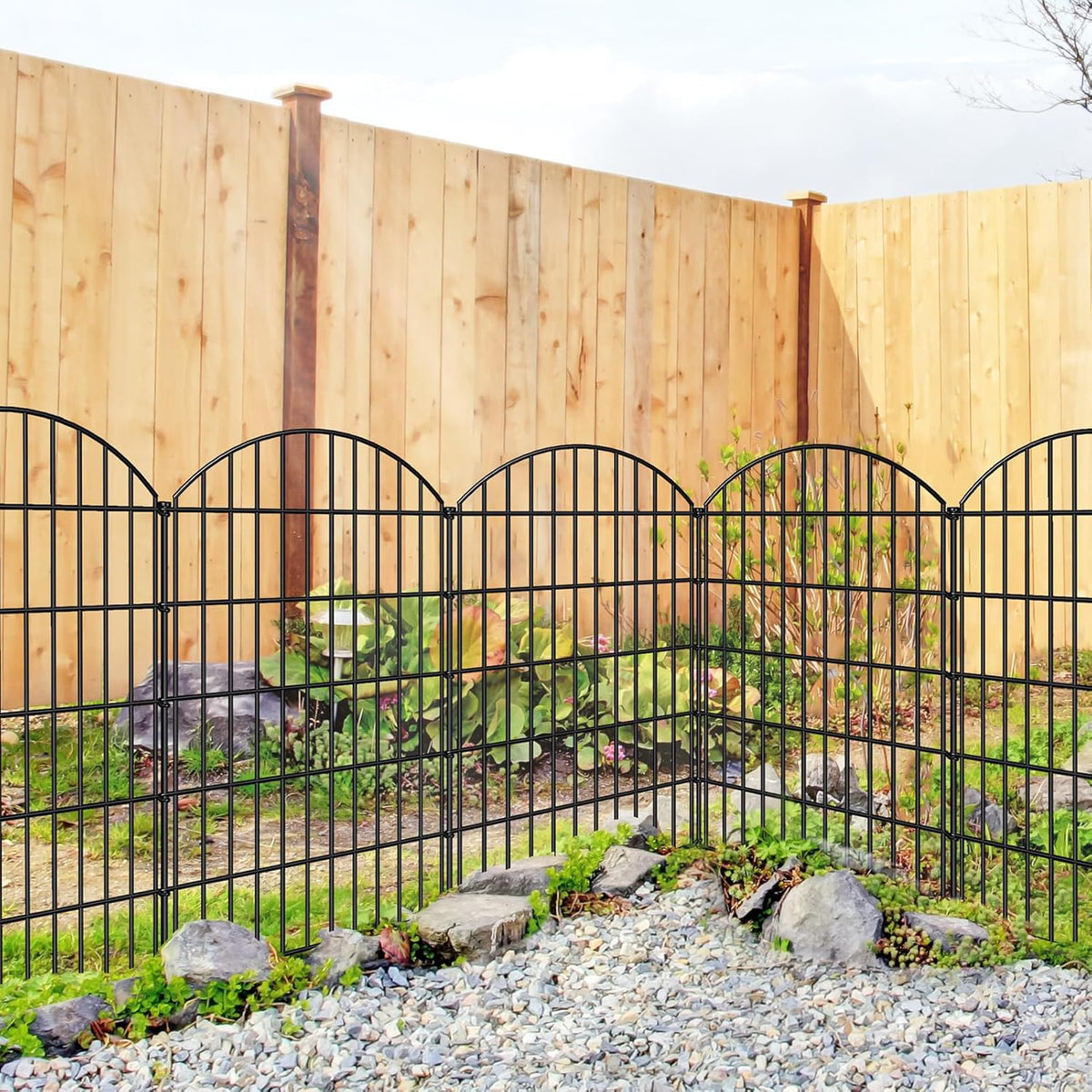 Metal Garden Fence 42in (H) x 23.3ft (L), 10 Panels + 11 Stakes Dog Fence Border Fence Animal