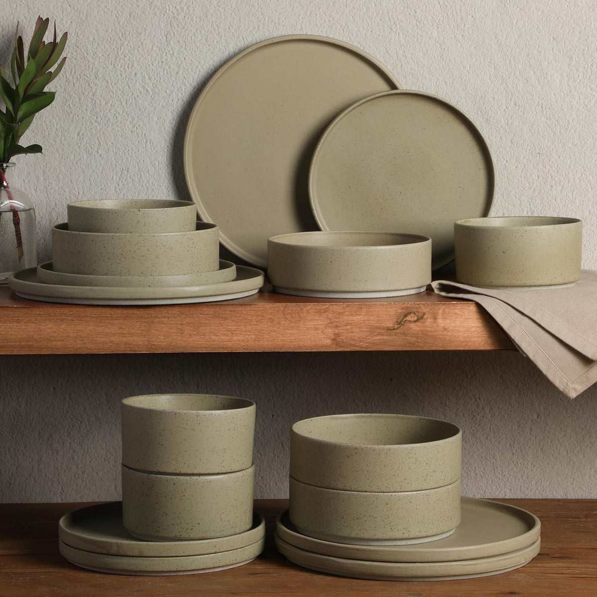 Gibson Elite Tatum Premium Porcelain Matte Reactive Glaze 16-Piece (Service for 4) Plates and Bolws