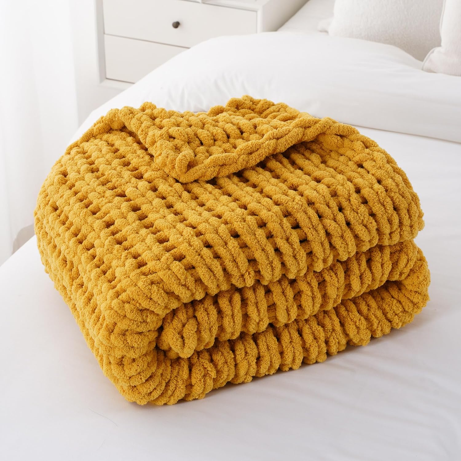 Battilo Chunky Knit Throw Blanket, Soft and Thick Chenille Throw Blanket, 50"x60" Handmade Cable