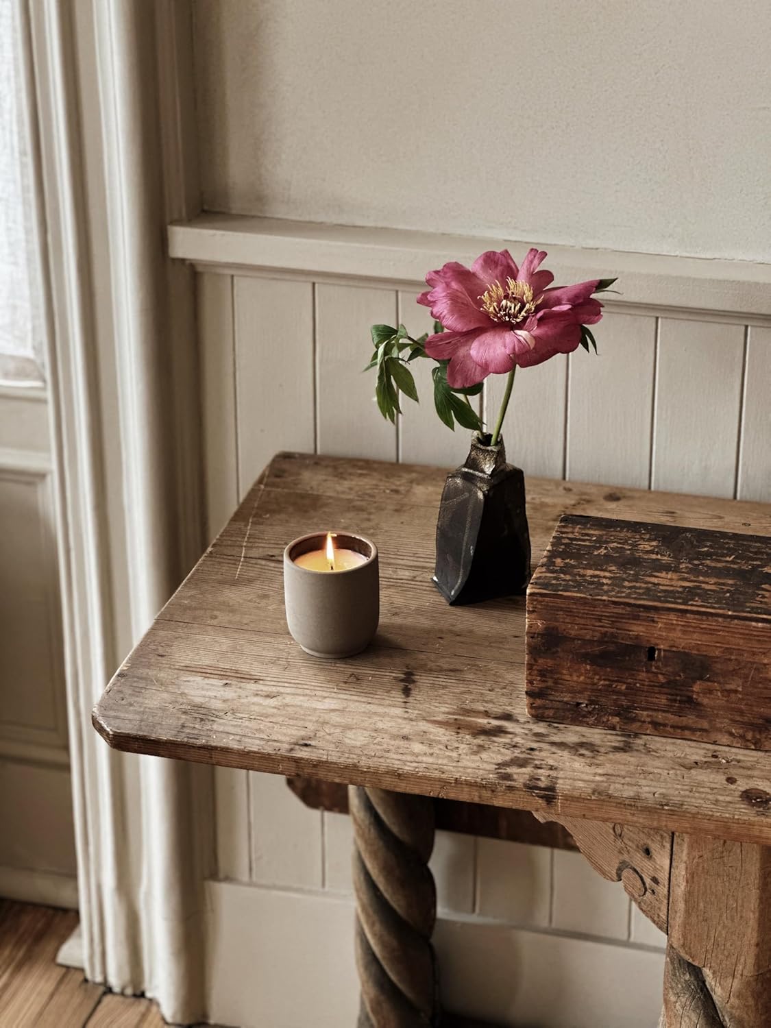 Homecourt Luxury Scented Candle, Cece Scent, 60-Hour Burn Time, Soy Wax Blend, Organic Cotton Wick