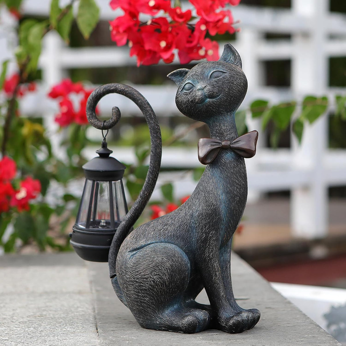 Whimsical Outdoor Cat Statues with Solar Garden Lantern:Cat Garden Statues for Outside Fall Decor