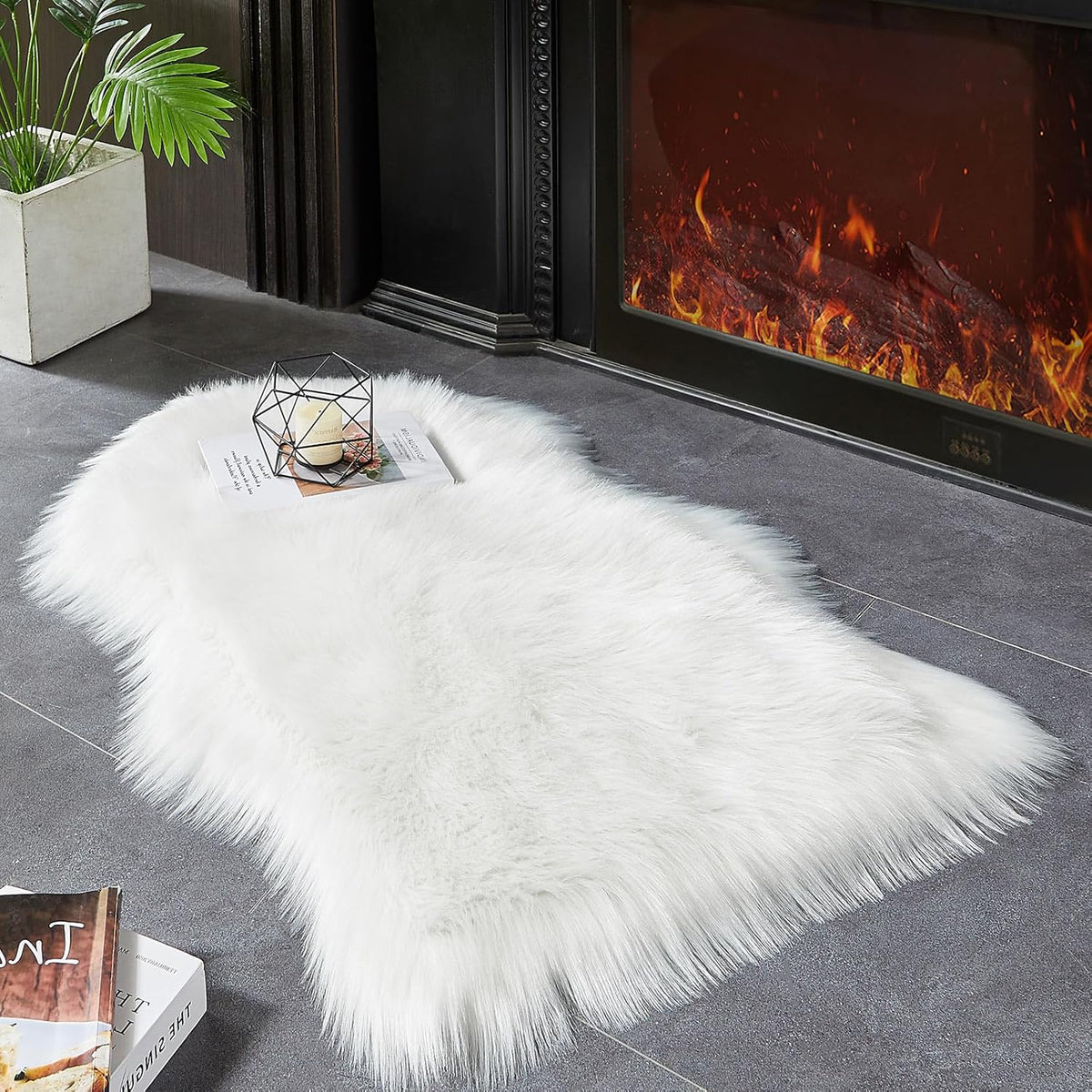 AMTOVO Faux Fur Rug, White Small Area Rug, Fluffy Sheepskin Rug, Fuzzy Ultra Soft 2 x 3 ft Shag