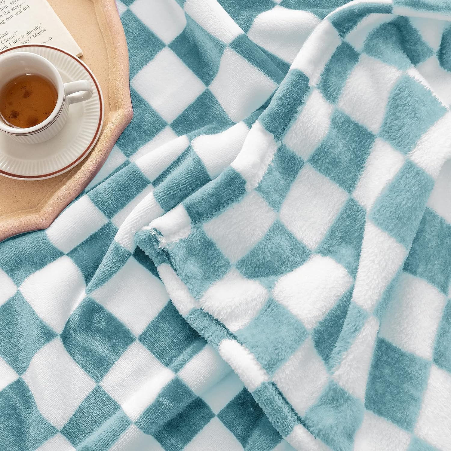 LOMAO Throw Blankets Flannel Blanket with Checkerboard Grid Pattern Soft Throw Blanket for Couch