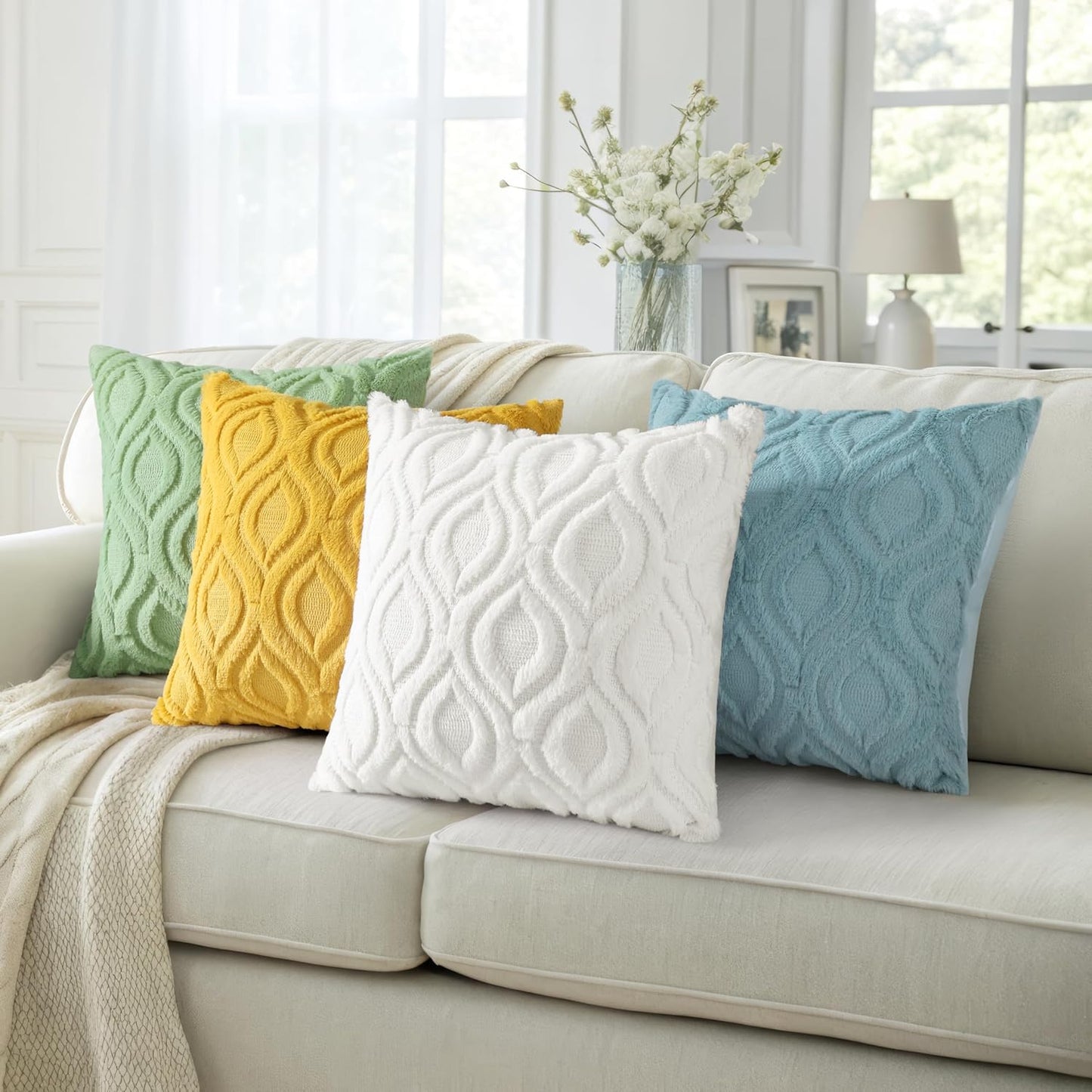 decorUhome Throw Pillow Covers 22x22 Inch Set of 2, Soft Plush Decorative Faux Fur Cream Beige