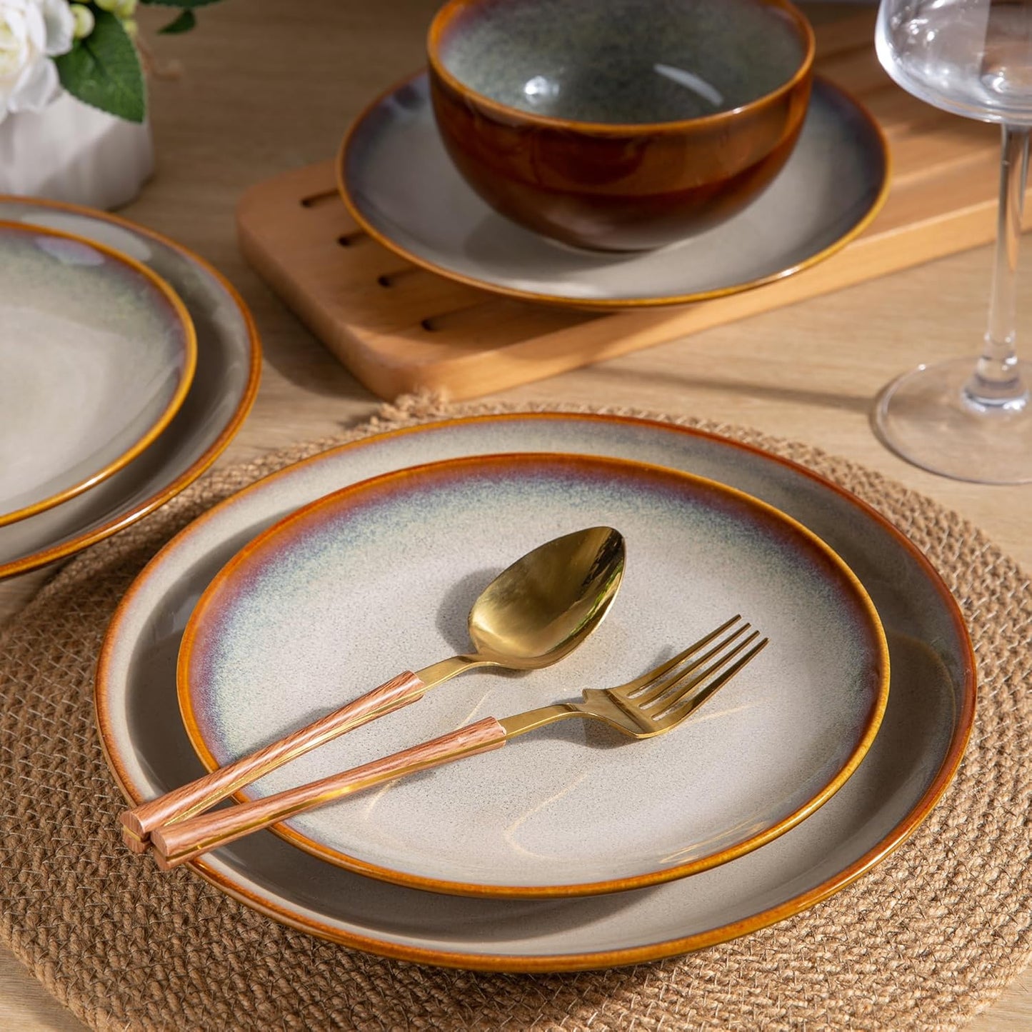 LERATIO Ceramic Dinnerware Sets for 8,Stoneware Plates and Bowls Sets,Handmade Reactive Glaze