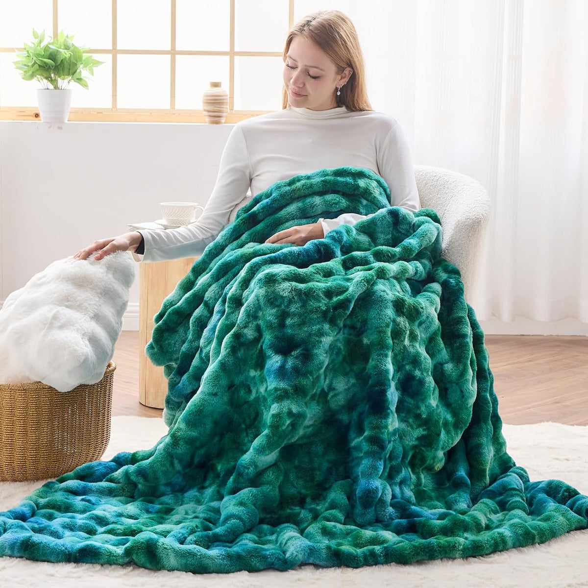 NEWCOSPLAY Faux Fur Throw Blanket Tie-dye Dark Teal Luxury Fluffy Thick Warm Bubble Blanket for