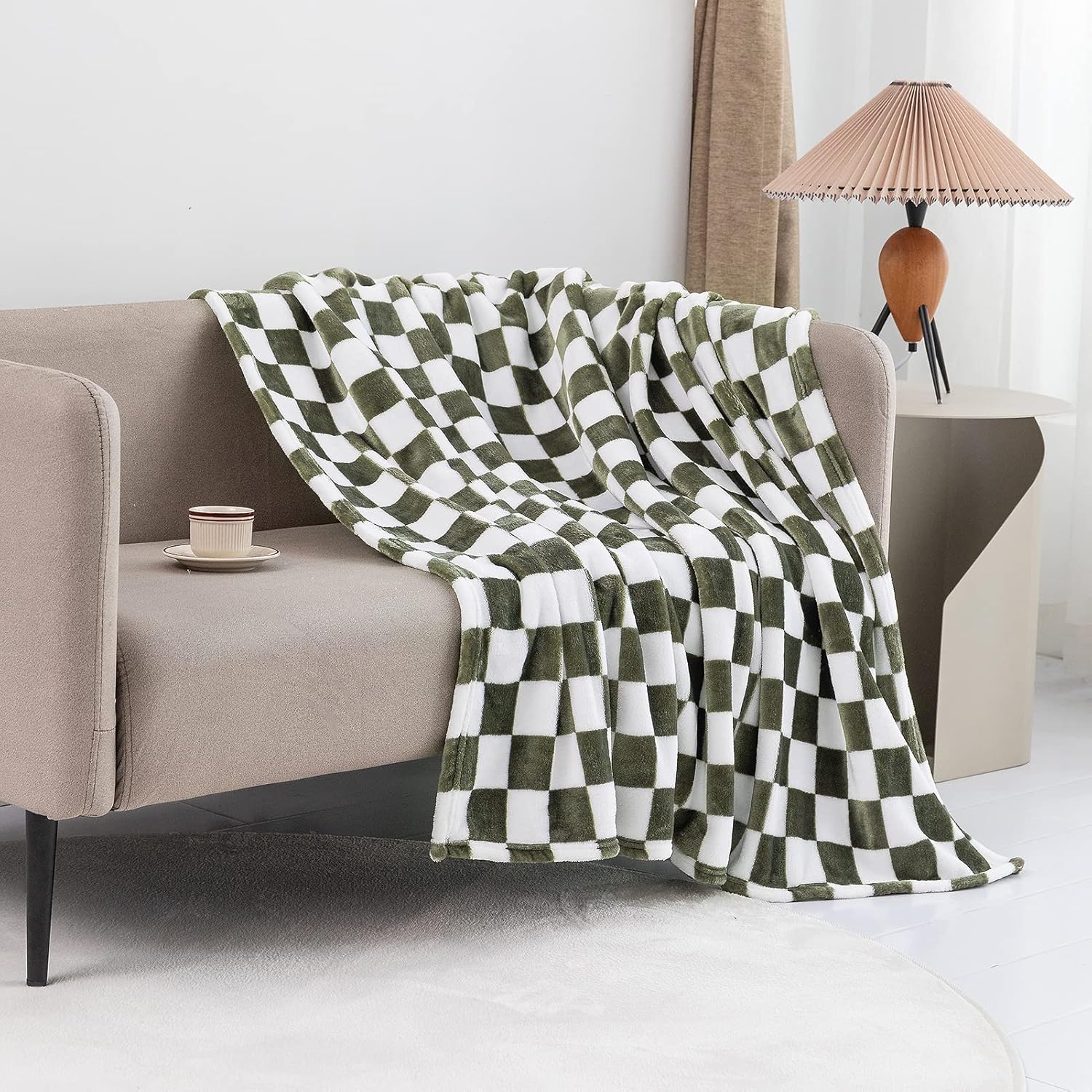 LOMAO Throw Blankets Flannel Blanket with Checkerboard Grid Pattern Soft Throw Blanket for Couch
