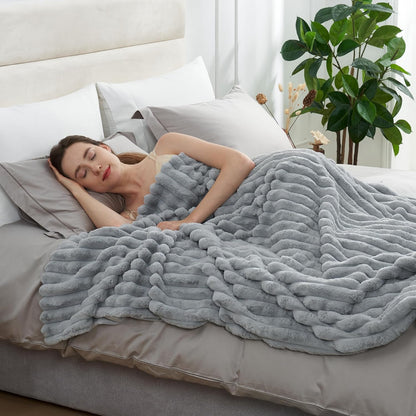 Amélie Home Faux Fur Throw Blanket for Couch, Cozy Fuzzy Fluffy Fur Luxurious Soft Striped Plush