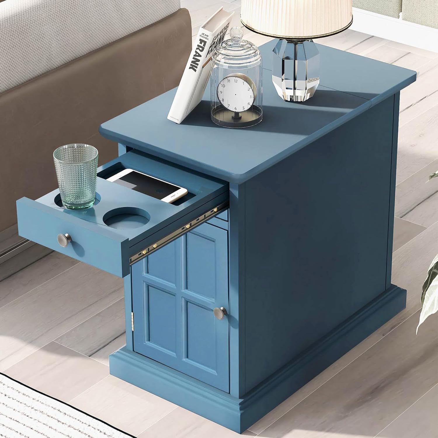 Traditional Wood End Table with Charging Station, Modern Vintage Sofa Chair Side Table Nightstand