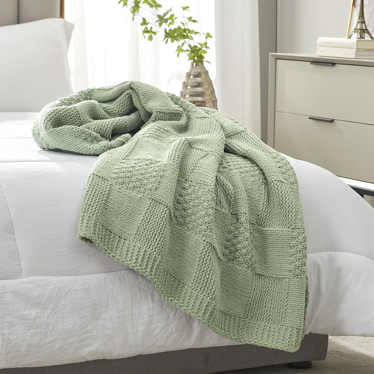 Amélie Home Chenille Knit Throw Blanket for Couch, Checkered Texture Decorative Soft Blanket for