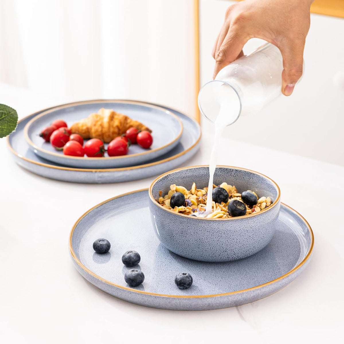 GBHOME Ceramic Dinnerware Sets for 6, 18 Pieces Stoneware Plates and Bowls Sets, Scratch Resistant