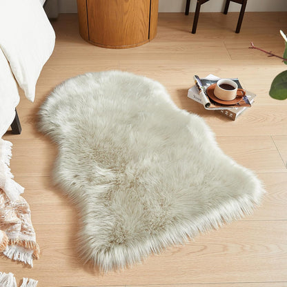 AMTOVO Faux Fur Rug, Light Grey Small Area Rug, Fluffy Sheepskin Rug, Fuzzy Ultra Soft 2 x 3 ft