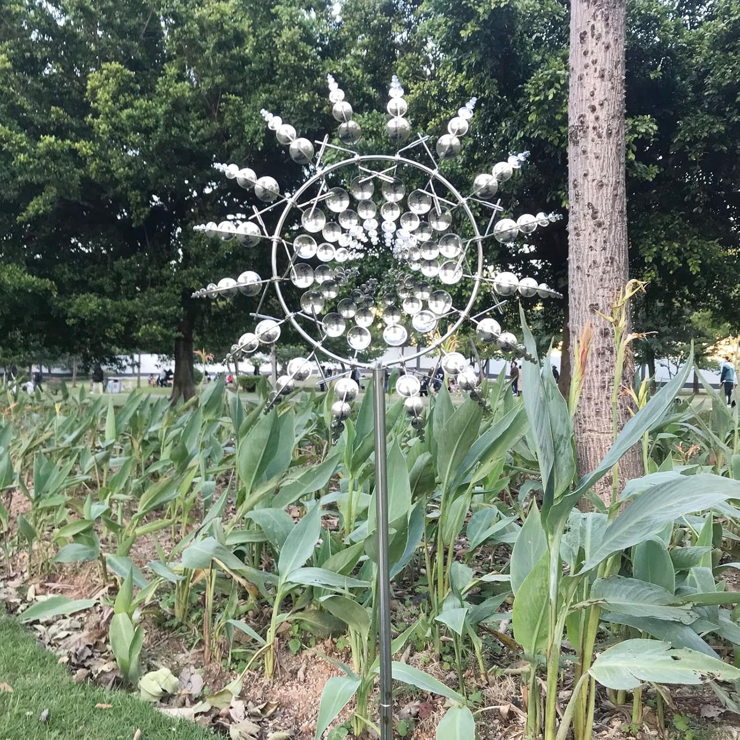 Unique and Magical Metal Windmill, 3D Wind Kinetic Sculpture, Wind Spinner Solar, Lawn Solar Wind