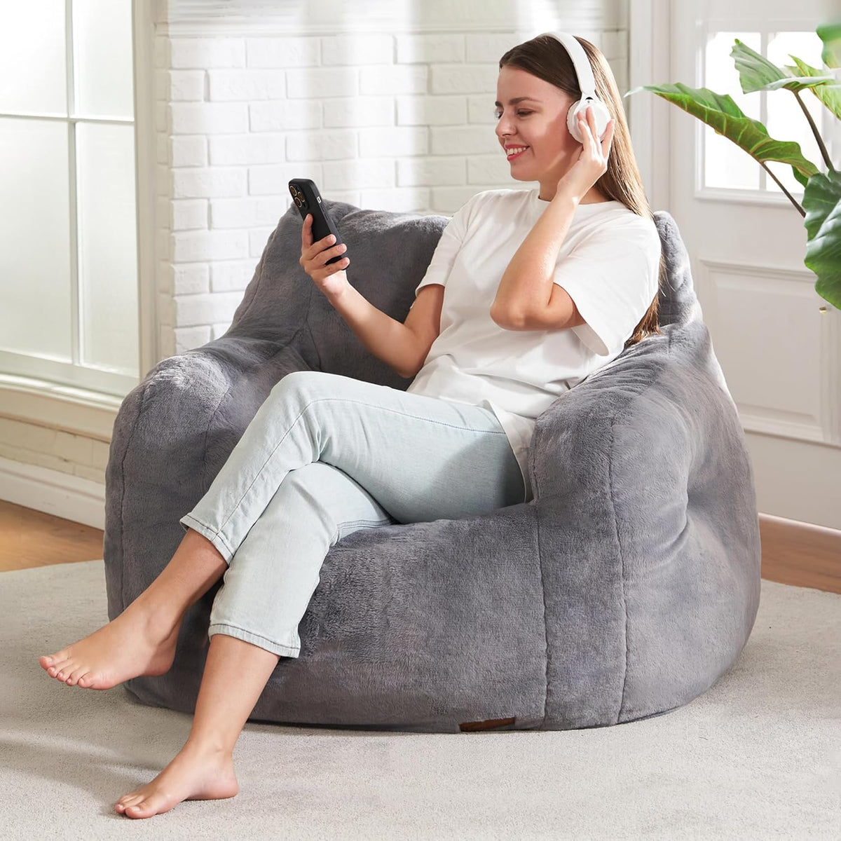 Hobestluk Bean Bag Chair for Adult Small Bean Bag Chairs with Arms Furry Beanbag Chair with Foam