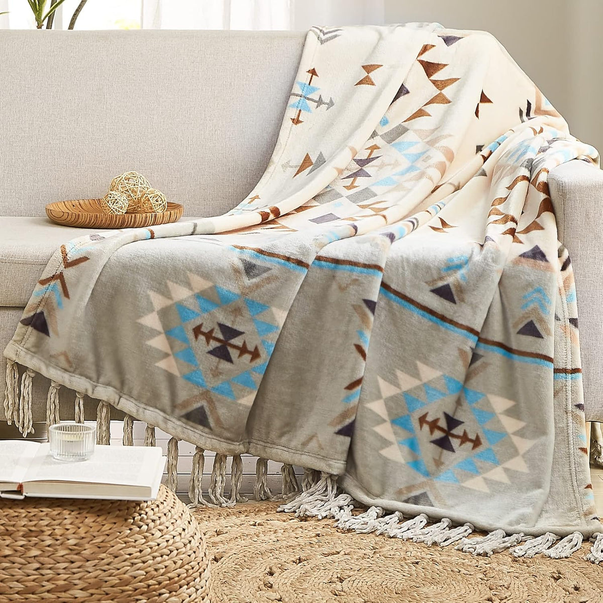 CASAAGUSTO Boho Throw Blanket - Green and Beige Decorative Blankets with Tassel, Printed Flannel