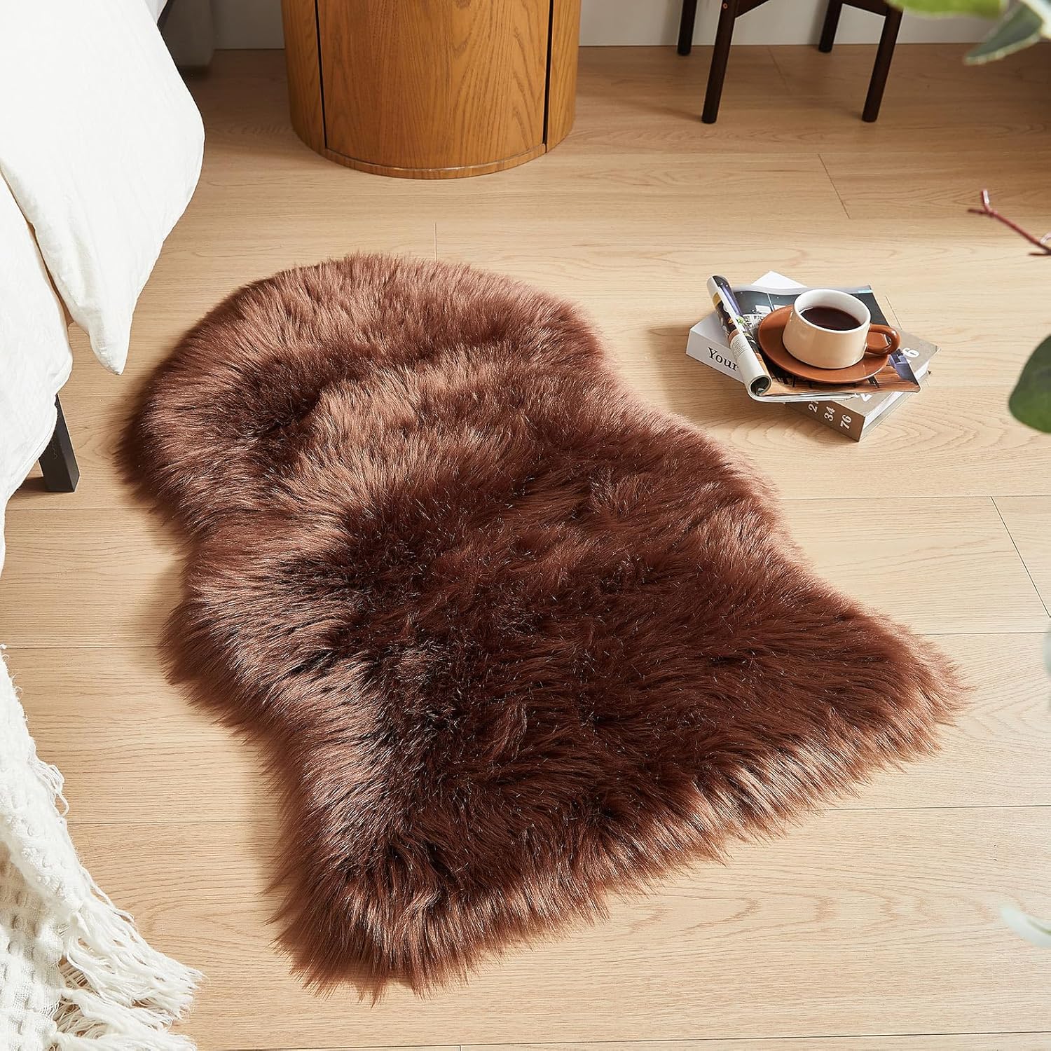 AMTOVO Faux Fur Rug, Coffee Small Area Rug, Fluffy Sheepskin Rug, Fuzzy Ultra Soft 2 x 3 ft Shag