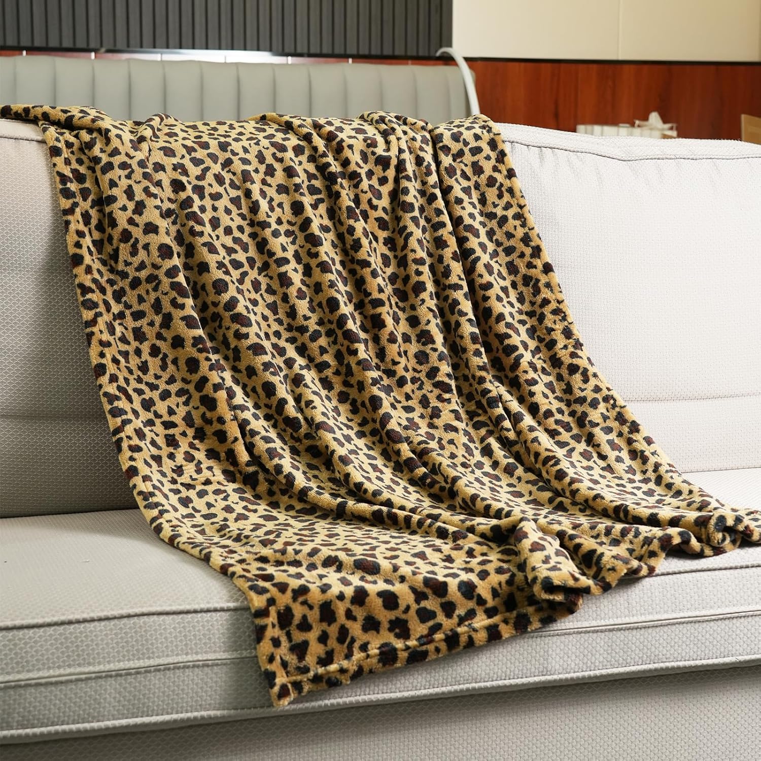 MERRYLIFE Leopard Throw Blanket Decorative Fleece Throw | Ultra-Plush Colorful Girls Boys | Couch