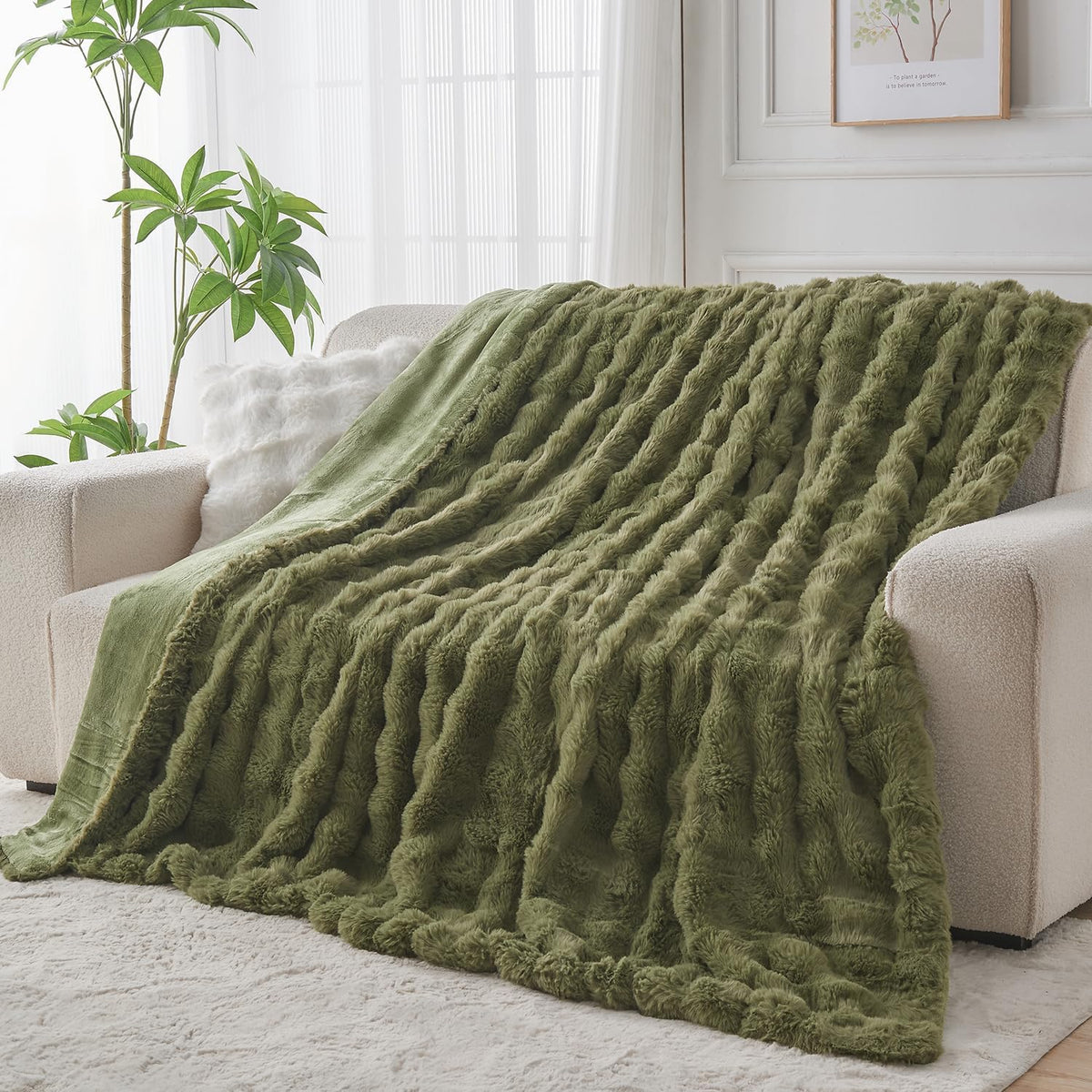 Lotus Karen Faux Fur Throw Blanket Dark Green - 800 GSM Bubble Rabbit Fluff Blanket for Couch Bed