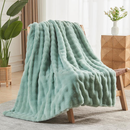 NEWCOSPLAY Faux Fur Twin Blanket Sage Green Bubble Blanket Thick Warm Soft for Couch Sofa Bed