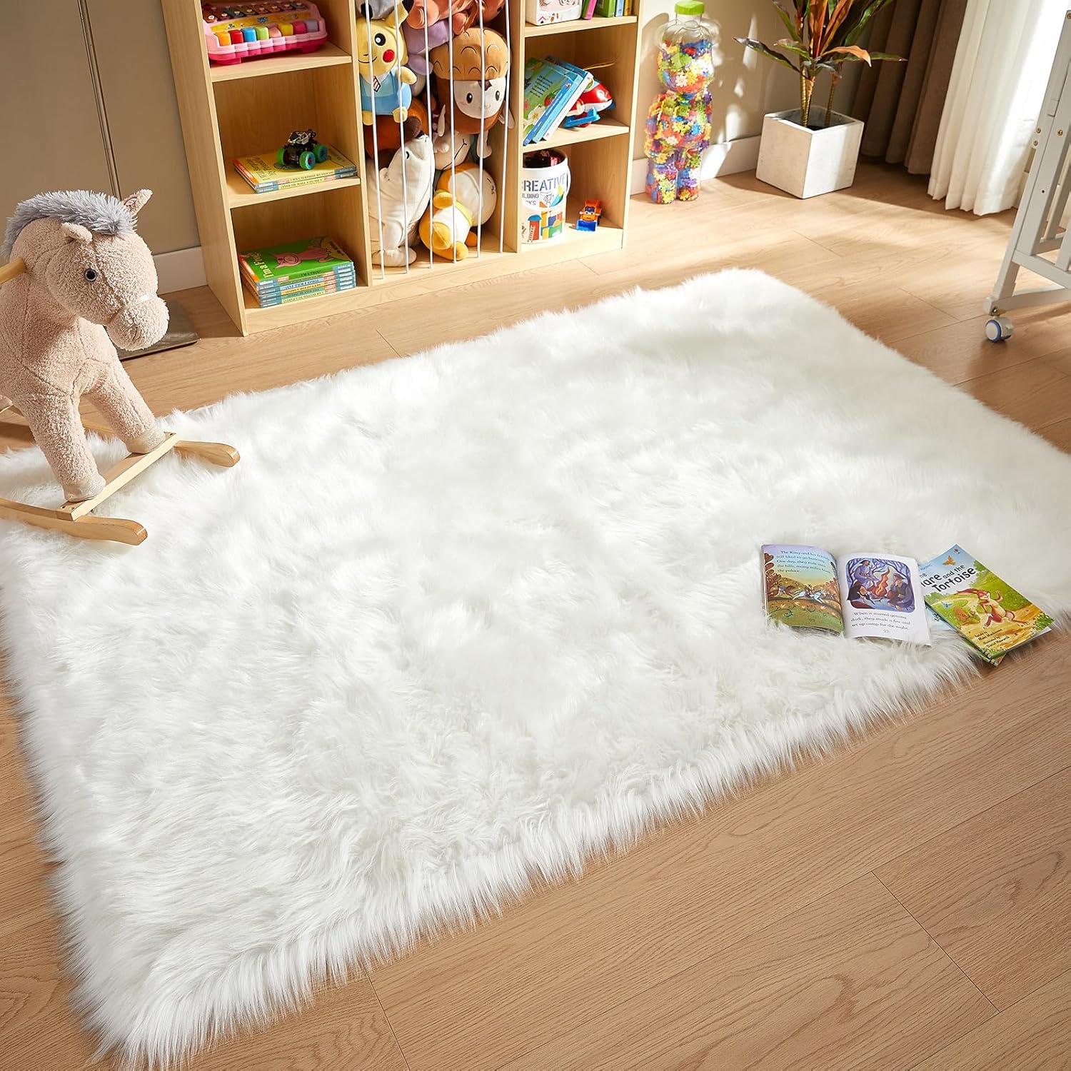 AMTOVO Faux Fur Sheepskin Rug for Living Room, 4 x 6 ft White Fluffy Area Rug for Bedroom