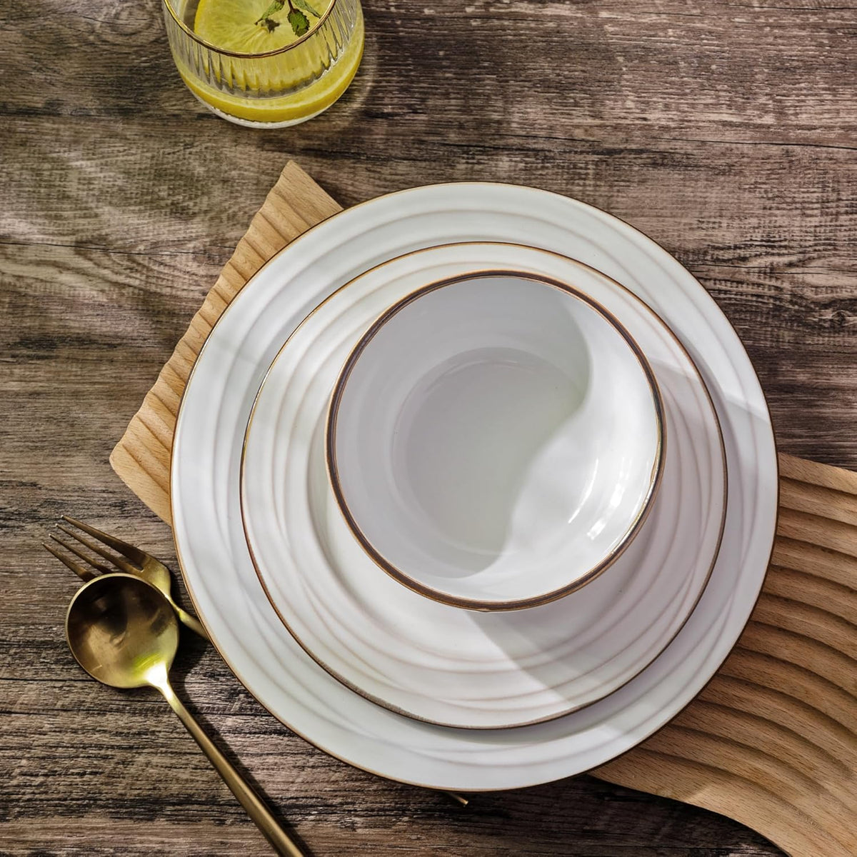 GBHOME Ceramic Dinnerware Sets,18 pcs Embossed Elegant Stoneware Plates and Bowls Sets
