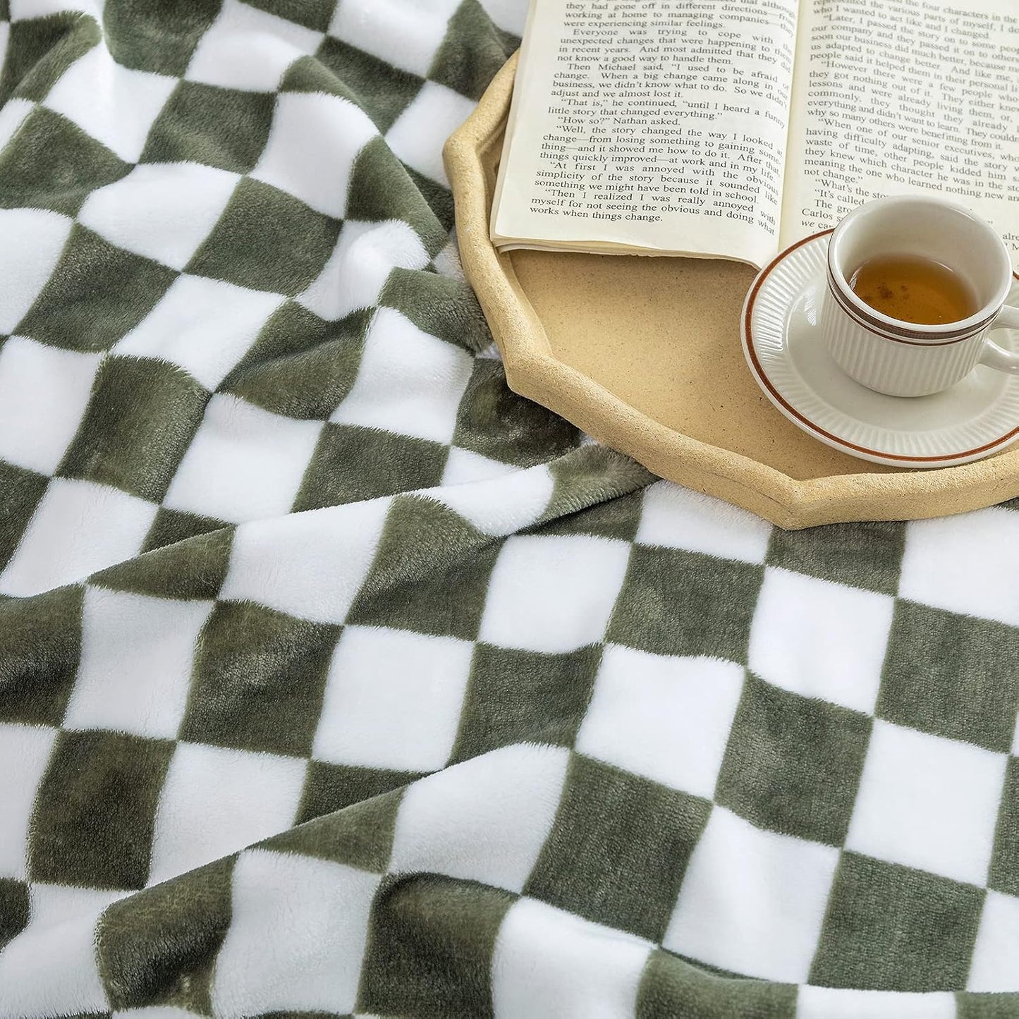 LOMAO Throw Blankets Flannel Blanket with Checkerboard Grid Pattern Soft Throw Blanket for Couch