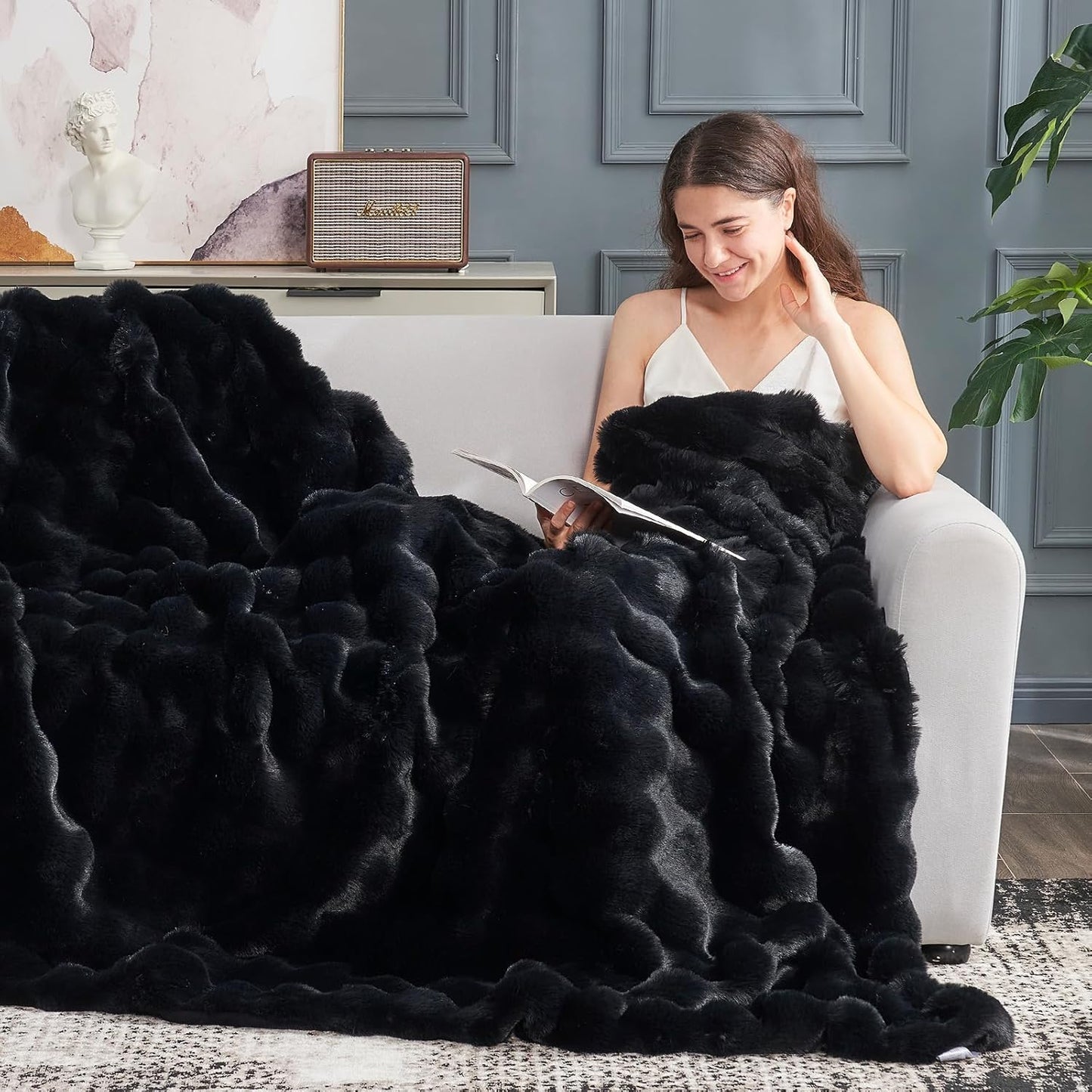 Cozy Bliss Faux Fur Throw Blanket for Couch, Fuzzy Soft Plush Thick Bubble Blanket for Sofa Bedroom