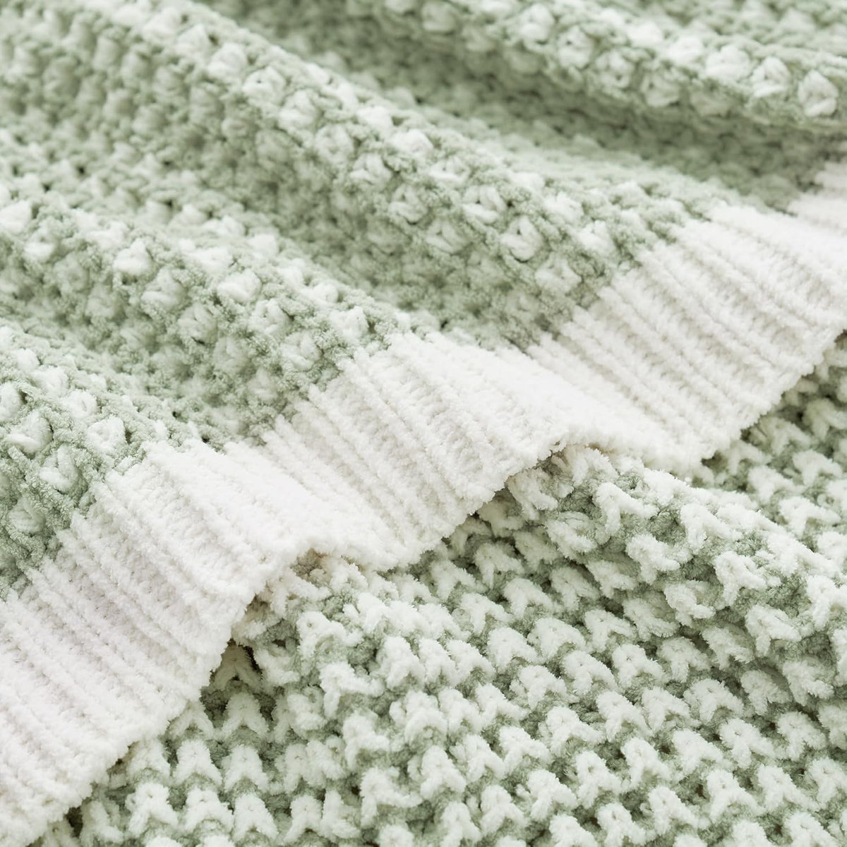 Amélie Home Chenille Waffle Throw Blanket for Couch, Reversible Pineapple Stitch Knit Soft Cozy