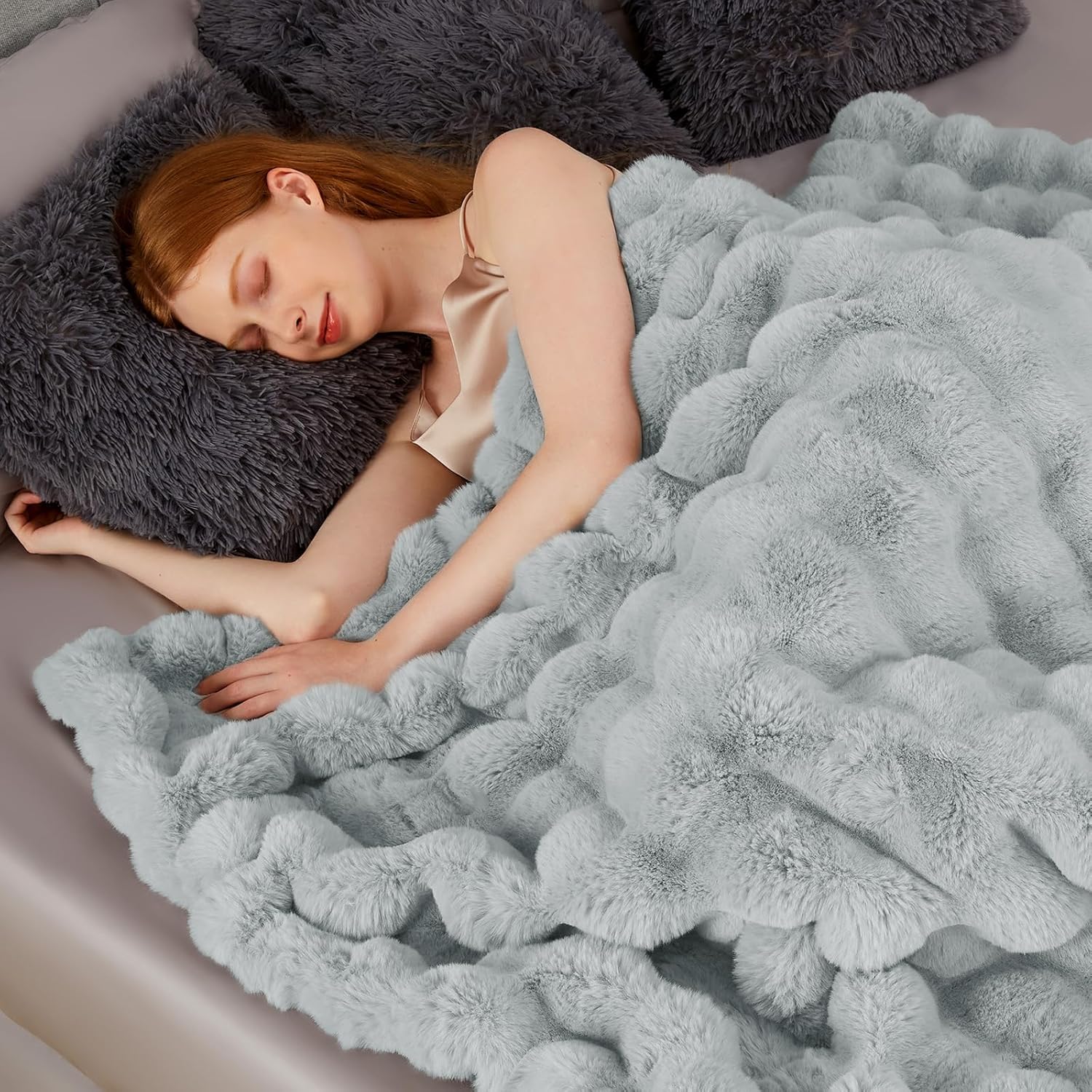 Touchat Luxury 1000GSM Faux Rabbit Fur Throw Blanket, Super Heavy Warm Cozy Grey Blankets for Couch