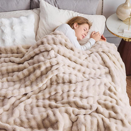 NEWCOSPLAY Faux Fur Twin Blanket Linen Bubble Blanket Thick Warm Soft for Couch Sofa Bed 550GSM