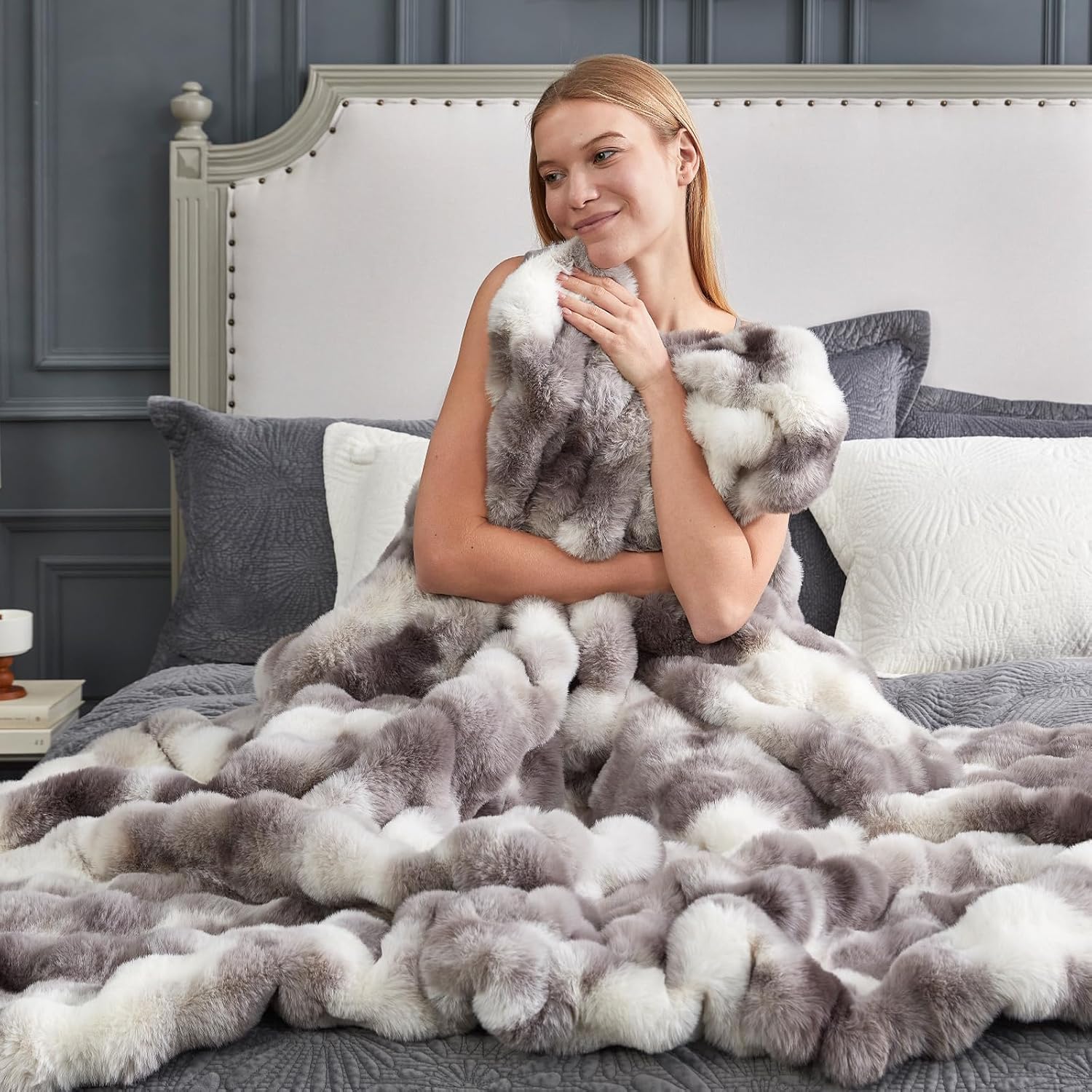 Cozy Bliss Faux Fur Throw Blanket for Couch, Fuzzy Soft Plush Thick Bubble Blanket for Sofa Bedroom