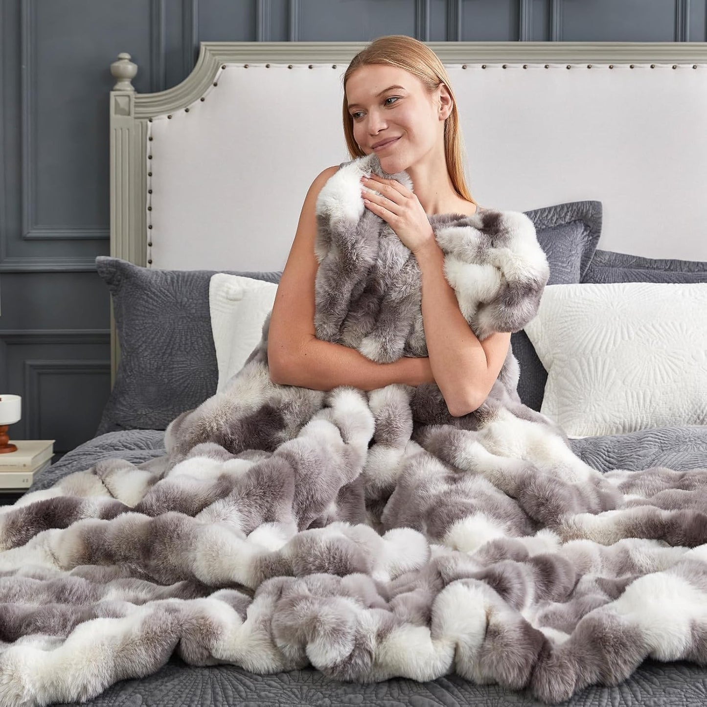 Cozy Bliss Faux Fur Throw Blanket for Couch, Fuzzy Soft Plush Thick Bubble Blanket for Sofa Bedroom