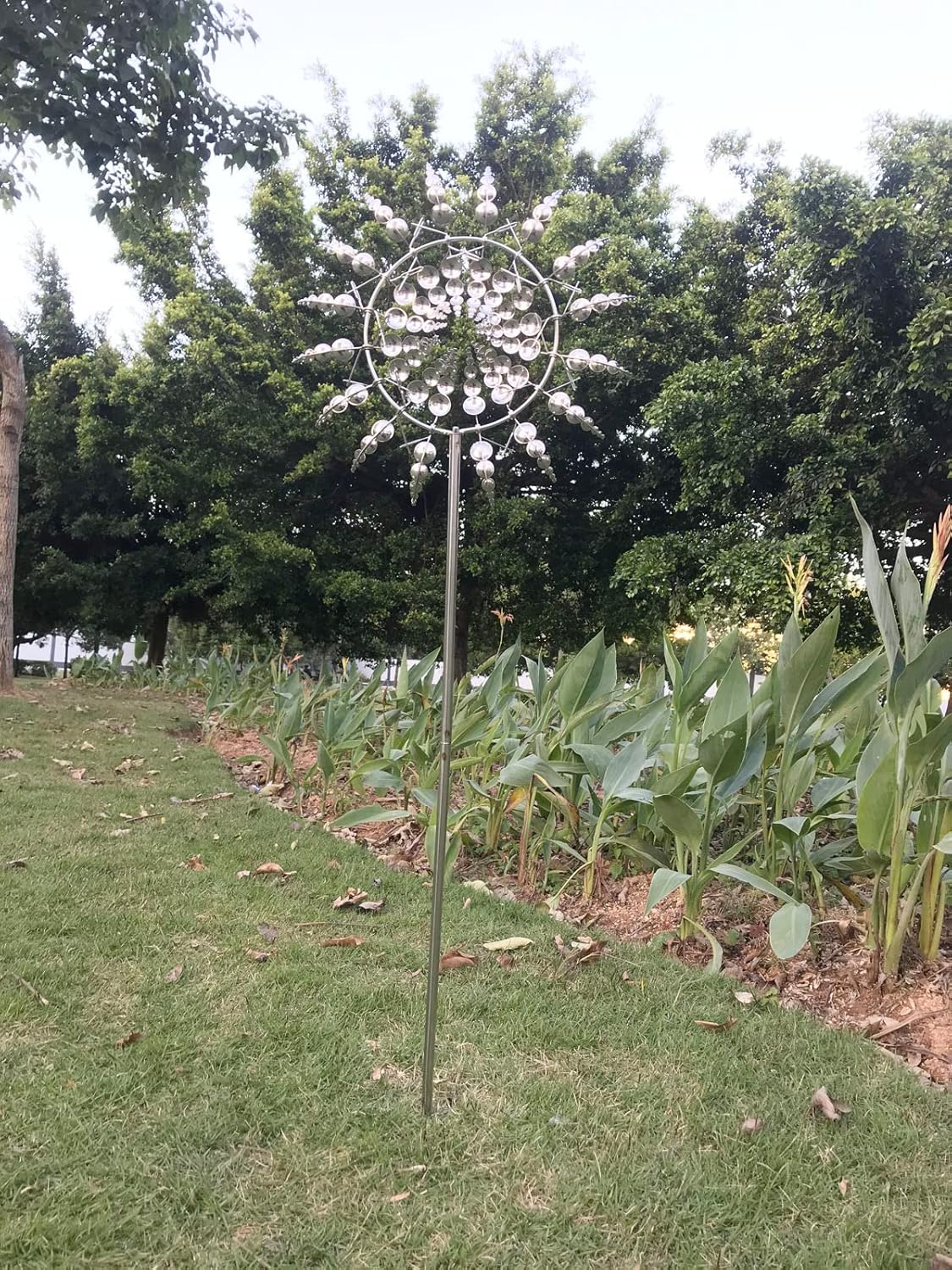 Unique and Magical Metal Windmill, 3D Wind Kinetic Sculpture, Wind Spinner Solar, Lawn Solar Wind