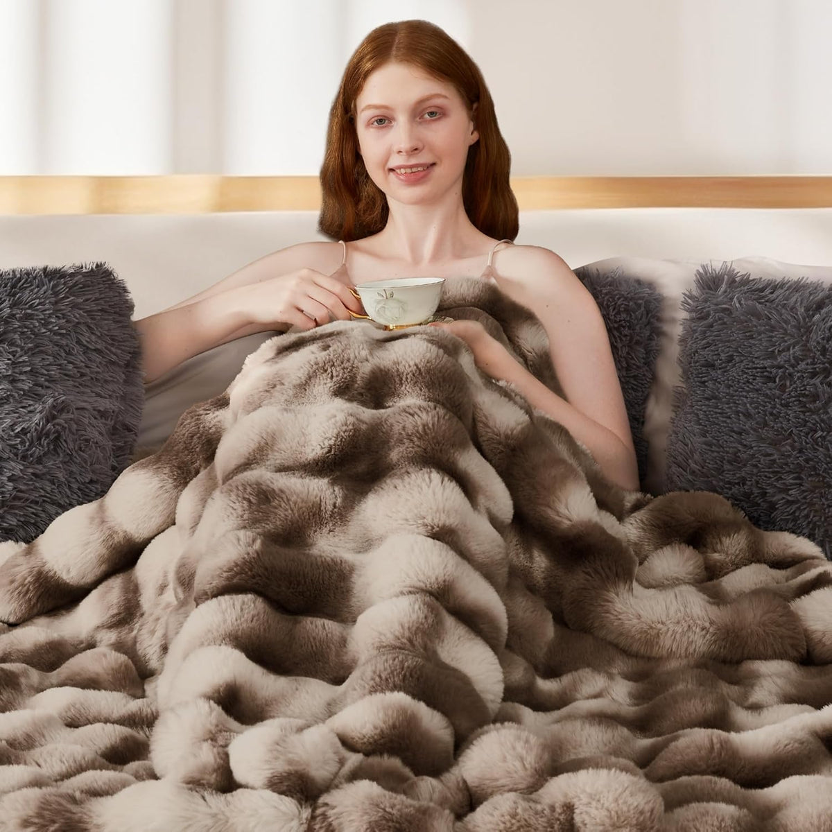 Touchat Luxury 1000GSM Rabbit Faux Fur Blanket, Super Heavy Warm Cozy Brown Blankets for Couch Bed