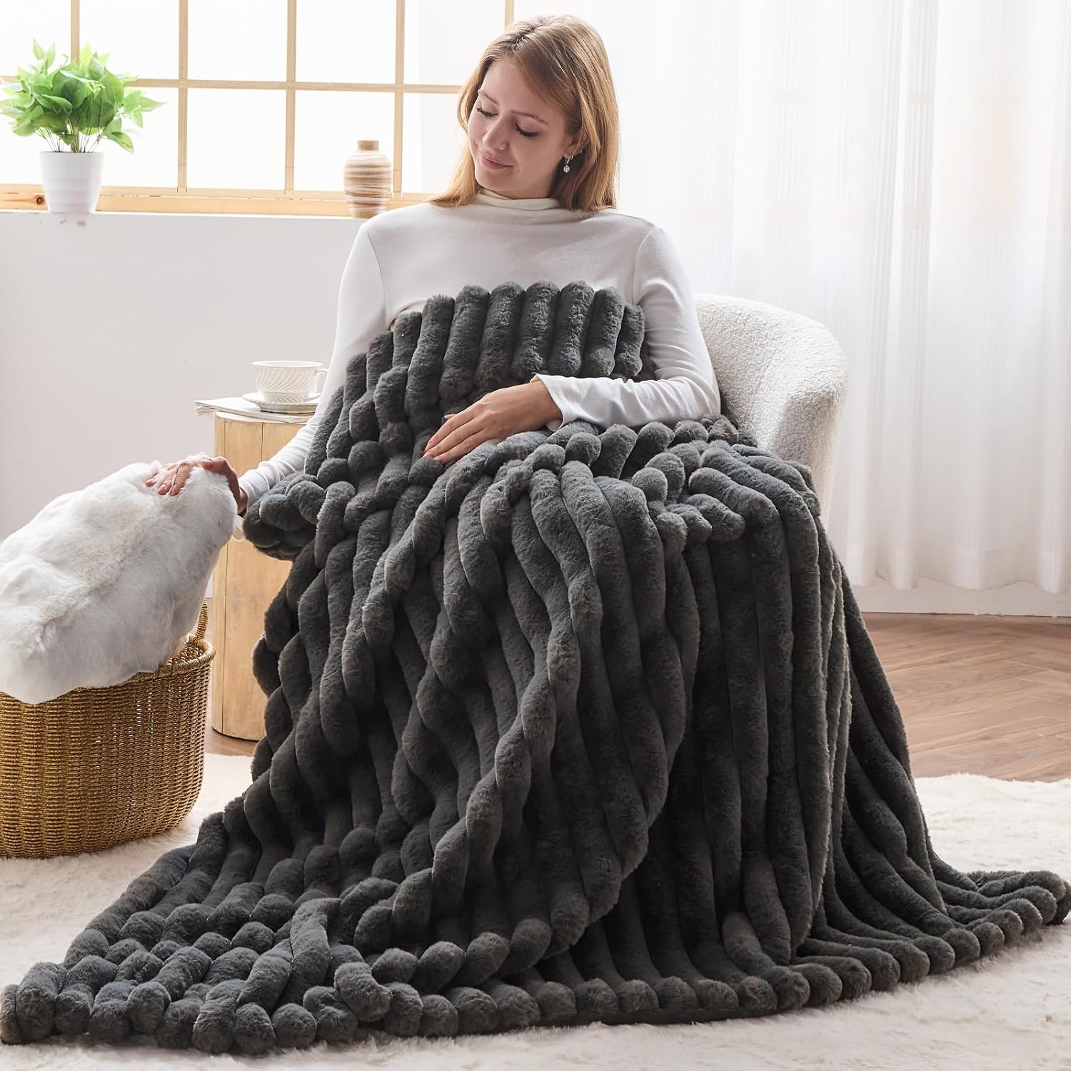 NEWCOSPLAY Faux Fur Twin Blanket Grey 3D Ribbed Plush Thick Warm Blanket for Couch Sofa Bed 850GSM