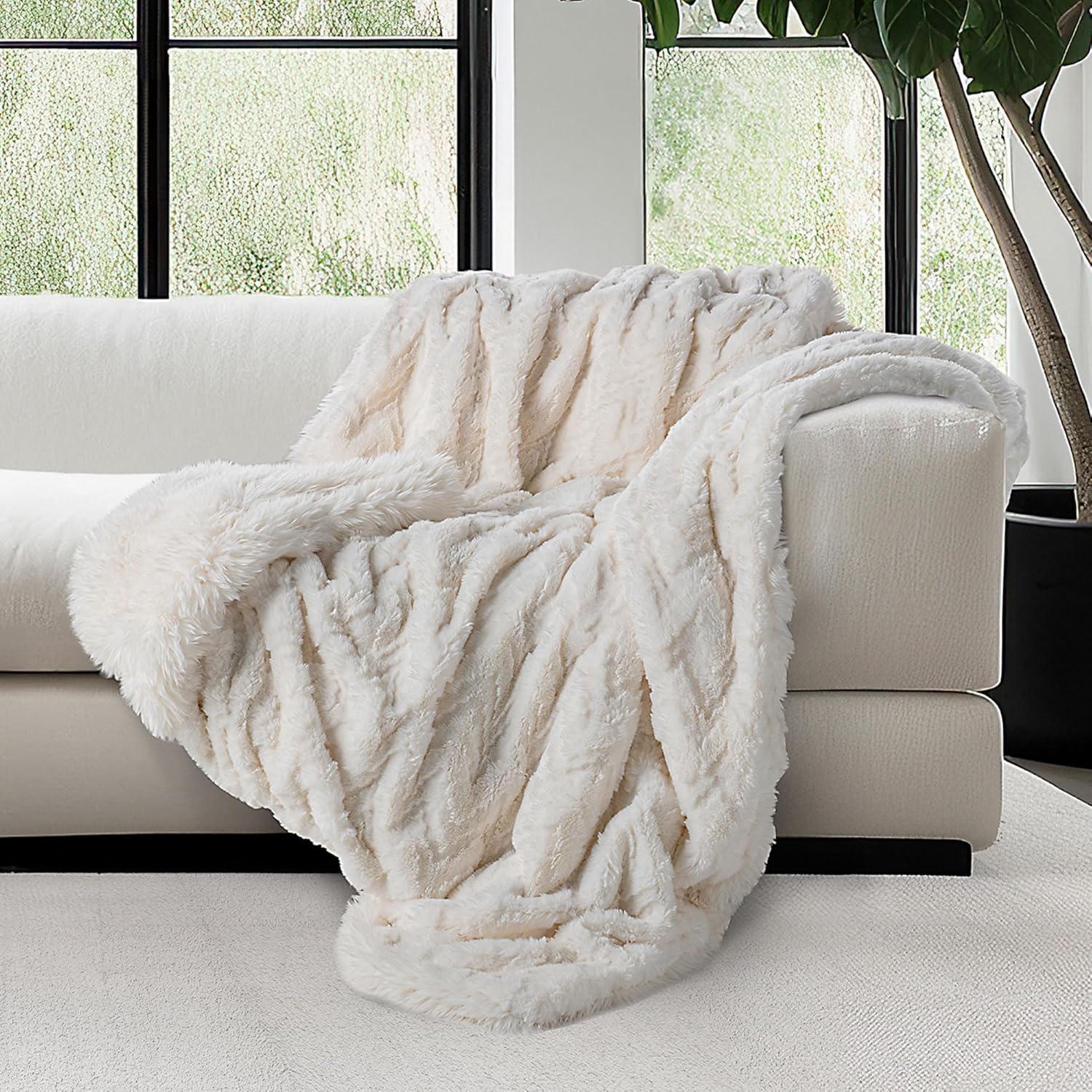 Mon Chateau Premium Reversible Queen Size Luxury Faux Fur Throw for Couch, Sofa, or Queen Size Bed