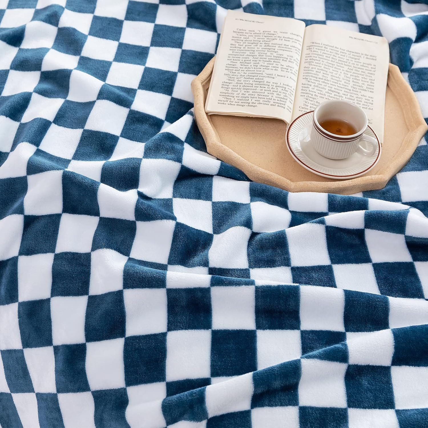 LOMAO Throw Blankets Flannel Blanket with Checkerboard Grid Pattern Soft Throw Blanket for Couch
