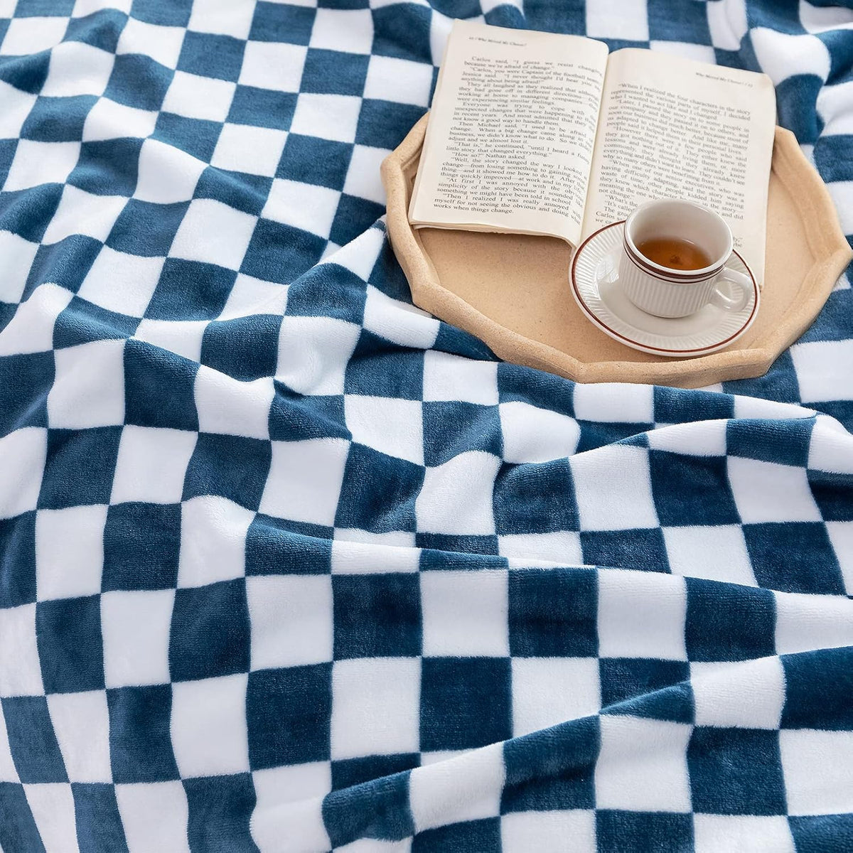 LOMAO Throw Blankets Flannel Blanket with Checkerboard Grid Pattern Soft Throw Blanket for Couch